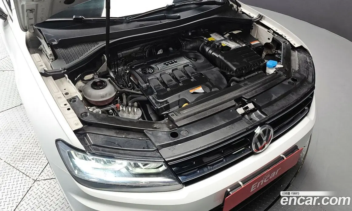 Volkswagen Tiguan 2018 2.0 автомат (гидро), фото 6