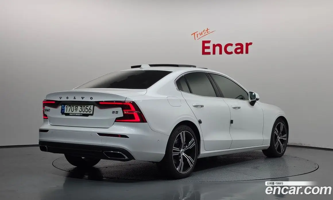 Volvo S60 2021 2.0 автомат (гидро), фото 2 Volvo S60 2021 2.0 автомат (гидро), фото 2