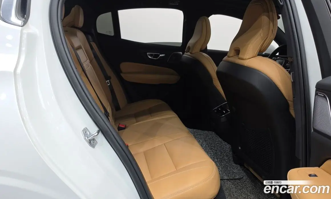 Volvo S60 2021 2.0 автомат (гидро), фото 12 Volvo S60 2021 2.0 автомат (гидро), фото 12