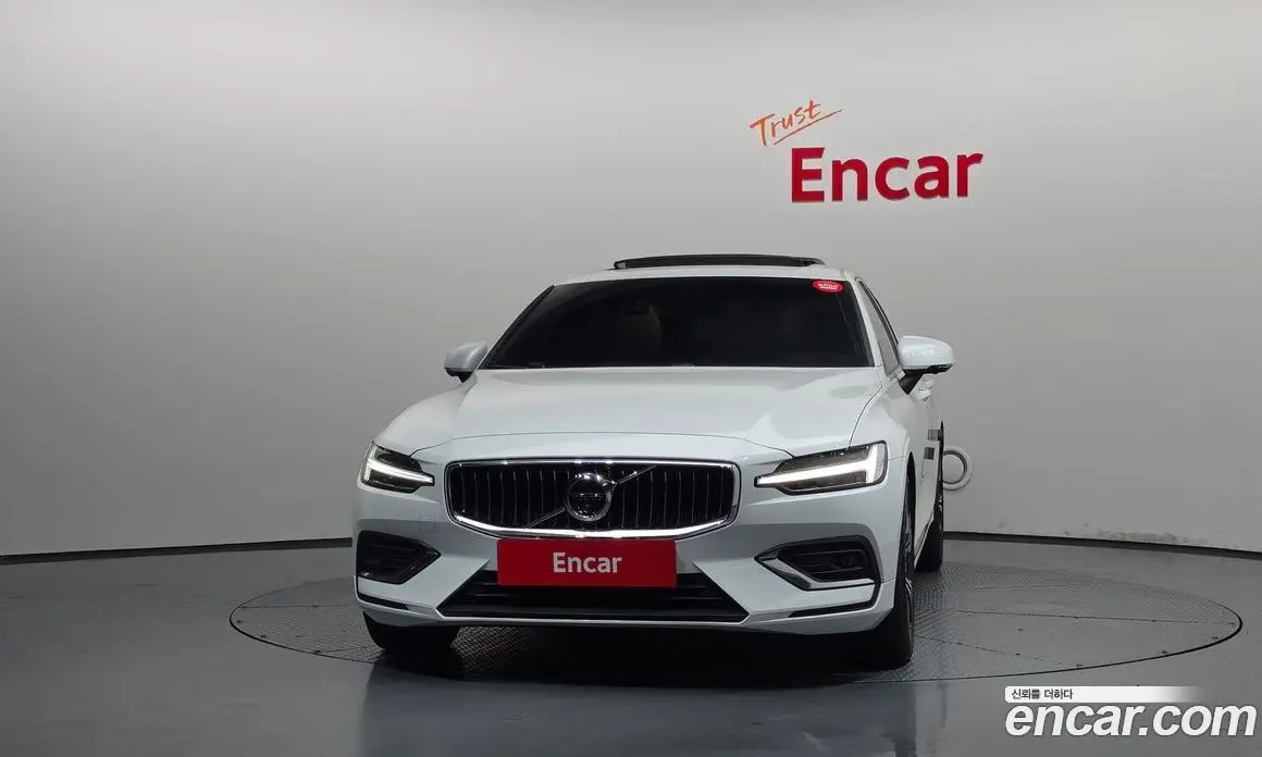 Volvo S60 2021 2.0 автомат (гидро), фото 3 Volvo S60 2021 2.0 автомат (гидро), фото 3