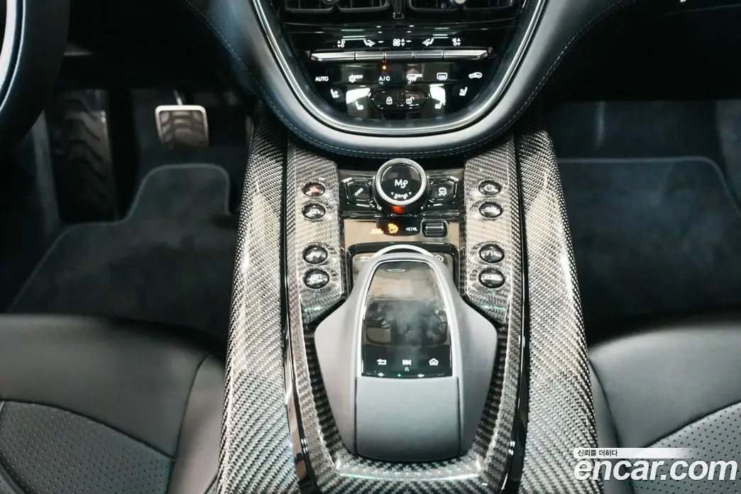Aston Martin DBX 2024 4.0 автомат (гидро), фото 11 Aston Martin DBX 2024 4.0 автомат (гидро), фото 11
