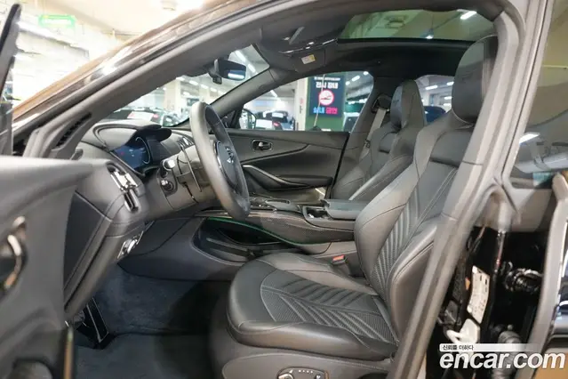 Aston Martin DBX 2024 4.0 автомат (гидро), миниатюра 12