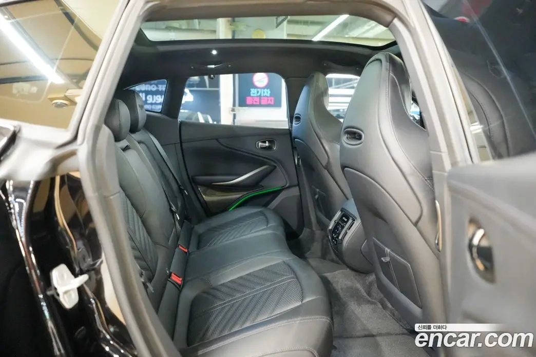 Aston Martin DBX 2024 4.0 автомат (гидро), фото 16 Aston Martin DBX 2024 4.0 автомат (гидро), фото 16