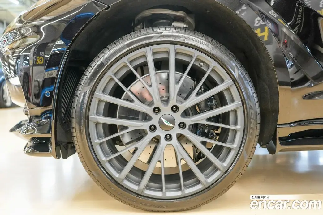 Aston Martin DBX 2024 4.0 автомат (гидро), фото 19 Aston Martin DBX 2024 4.0 автомат (гидро), фото 19