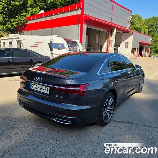 Audi A6 2022 2.0 автомат (гидро), миниатюра 6