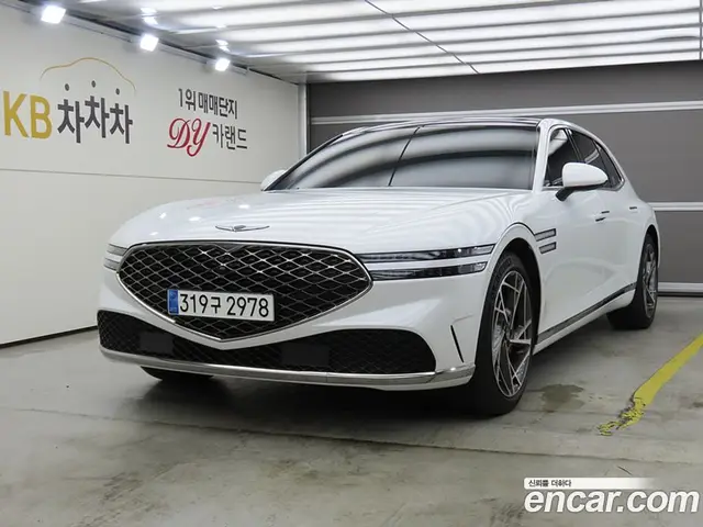 Genesis G90, 2025, 32 821 км