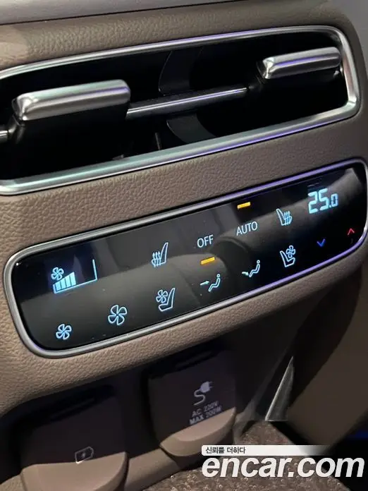Genesis GV70 2026 2.5 автомат (гидро), фото 15