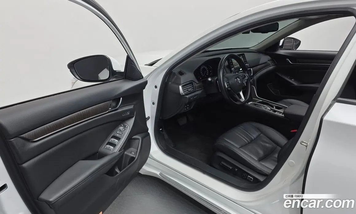 Honda Accord 2019 2.0 автомат (гидро), фото 11