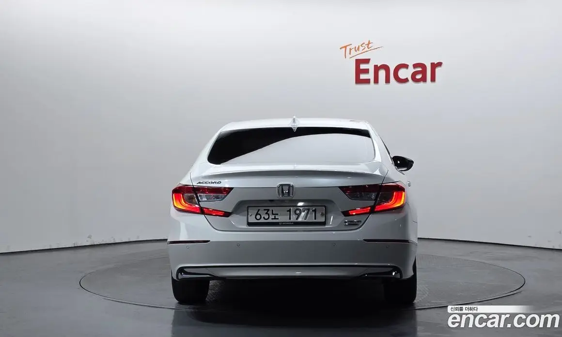 Honda Accord 2019 2.0 автомат (гидро), фото 4
