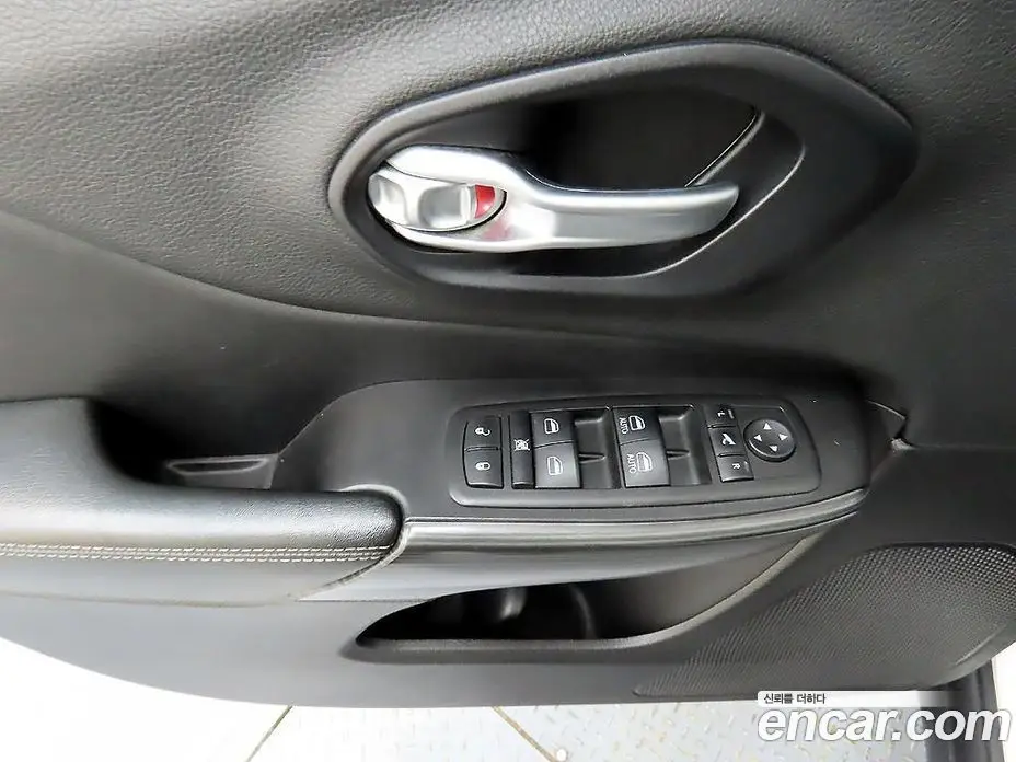 Jeep Cherokee 2015 2.0 автомат (гидро), фото 11