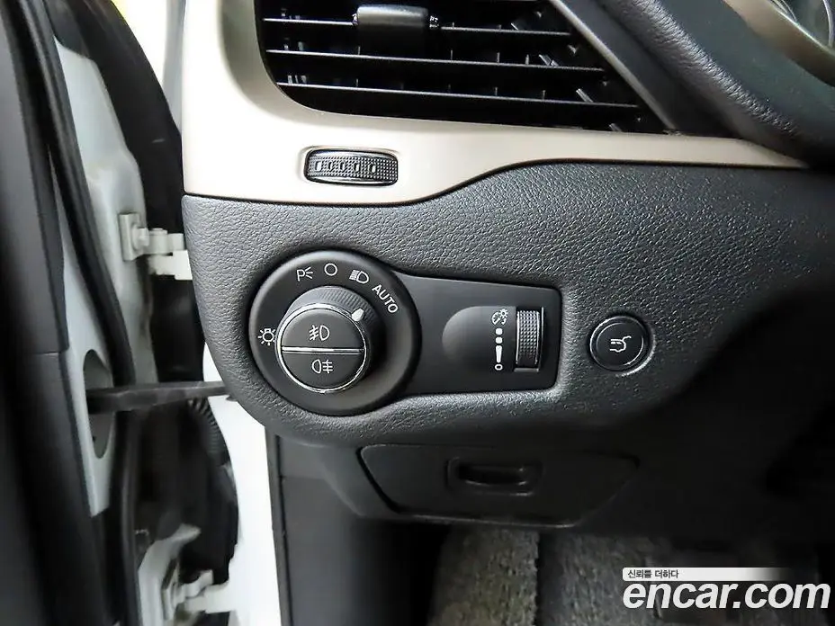 Jeep Cherokee 2015 2.0 автомат (гидро), фото 12