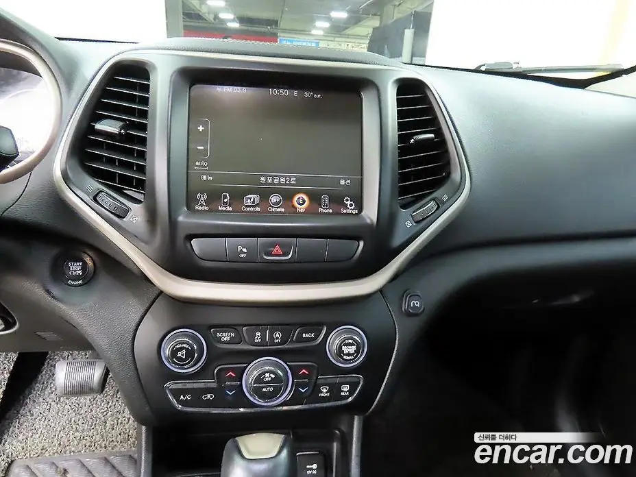 Jeep Cherokee 2015 2.0 автомат (гидро), фото 13