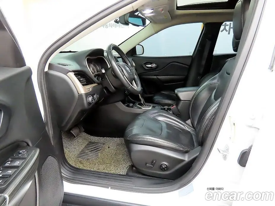 Jeep Cherokee 2015 2.0 автомат (гидро), фото 5