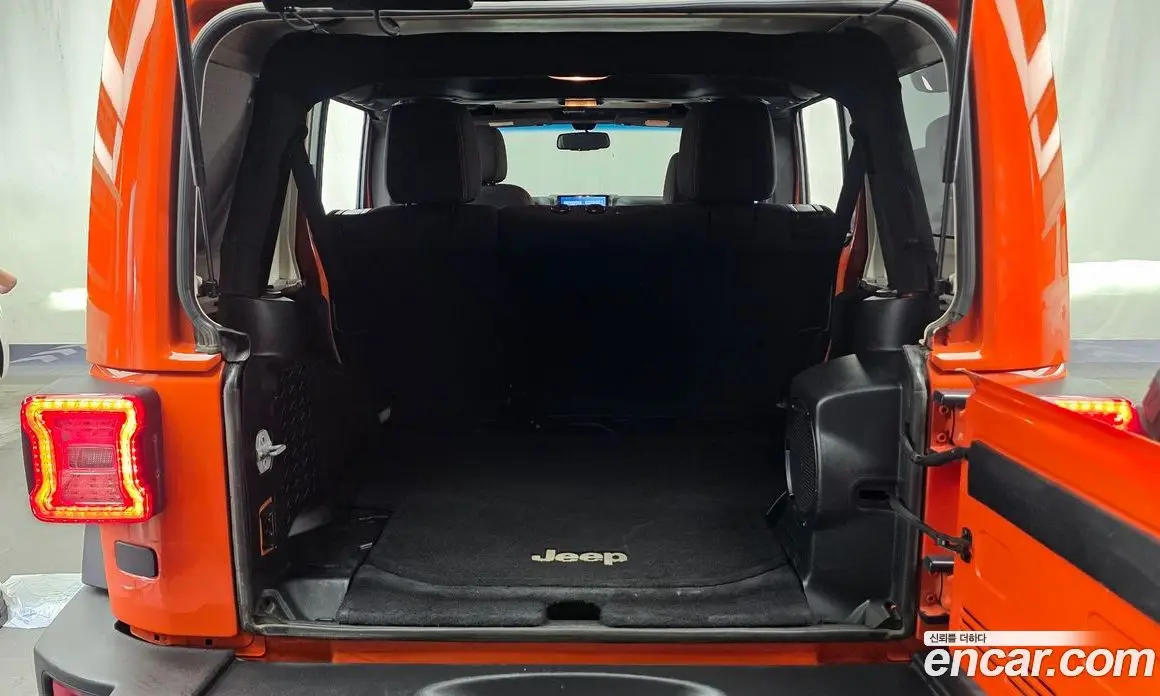Jeep Wrangler 2014 2.8 автомат (гидро), фото 20 Jeep Wrangler 2014 2.8 автомат (гидро), фото 20