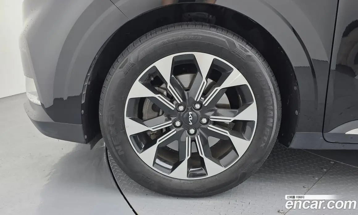 Kia Carnival 2023 2.2 автомат (гидро), фото 5 Kia Carnival 2023 2.2 автомат (гидро), фото 5
