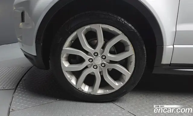 Land Rover Range Rover Evoque 2015 2.2 автомат (гидро), миниатюра 5 Land Rover Range Rover Evoque 2015 2.2 автомат (гидро), миниатюра 5