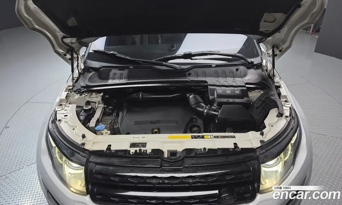 Land Rover Range Rover Evoque 2015 2.2 автомат (гидро), фото 6 Land Rover Range Rover Evoque 2015 2.2 автомат (гидро), фото 6