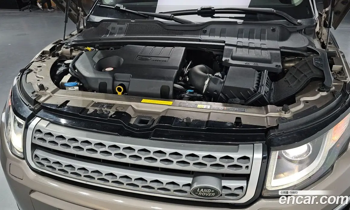 Land Rover Range Rover Evoque 2017 2.0 автомат (гидро), фото 6