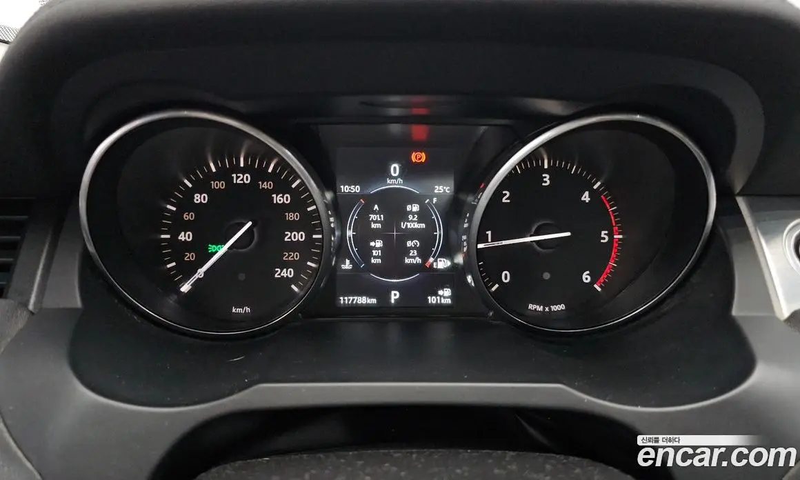 Land Rover Range Rover Evoque 2017 2.0 автомат (гидро), фото 8