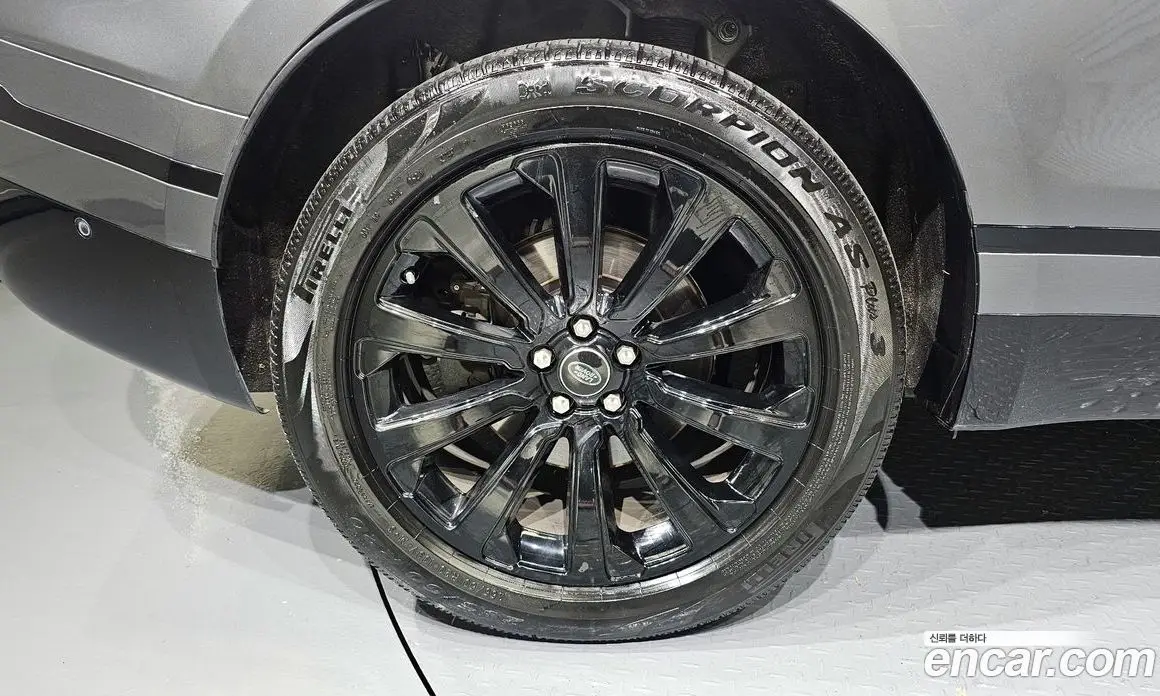 Land Rover Range Rover Velar 2017 3.0 автомат (гидро), фото 5 Land Rover Range Rover Velar 2017 3.0 автомат (гидро), фото 5