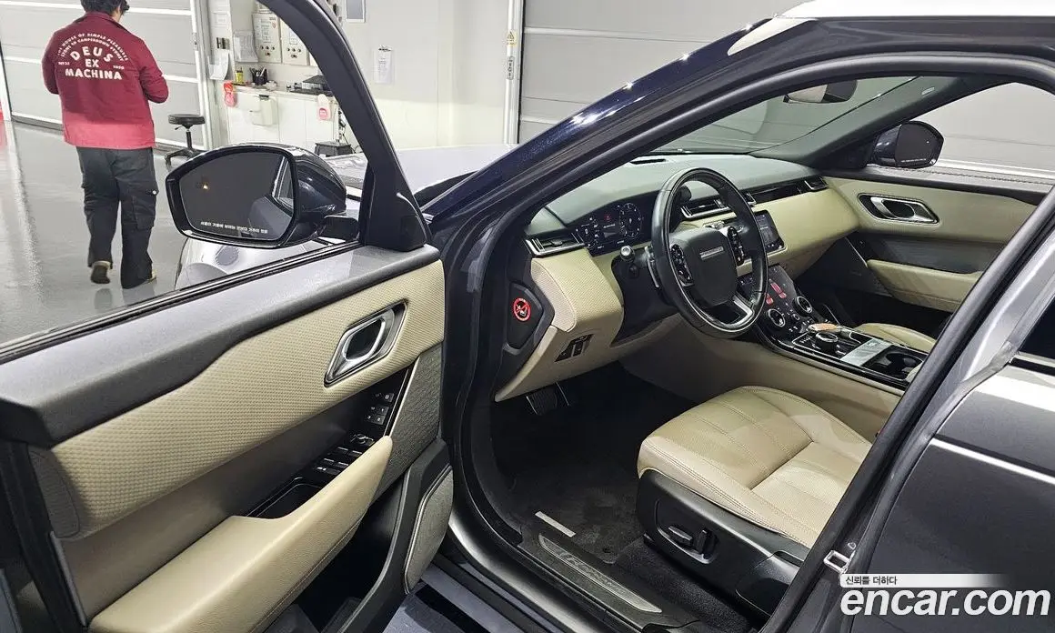 Land Rover Range Rover Velar 2017 3.0 автомат (гидро), фото 10 Land Rover Range Rover Velar 2017 3.0 автомат (гидро), фото 10