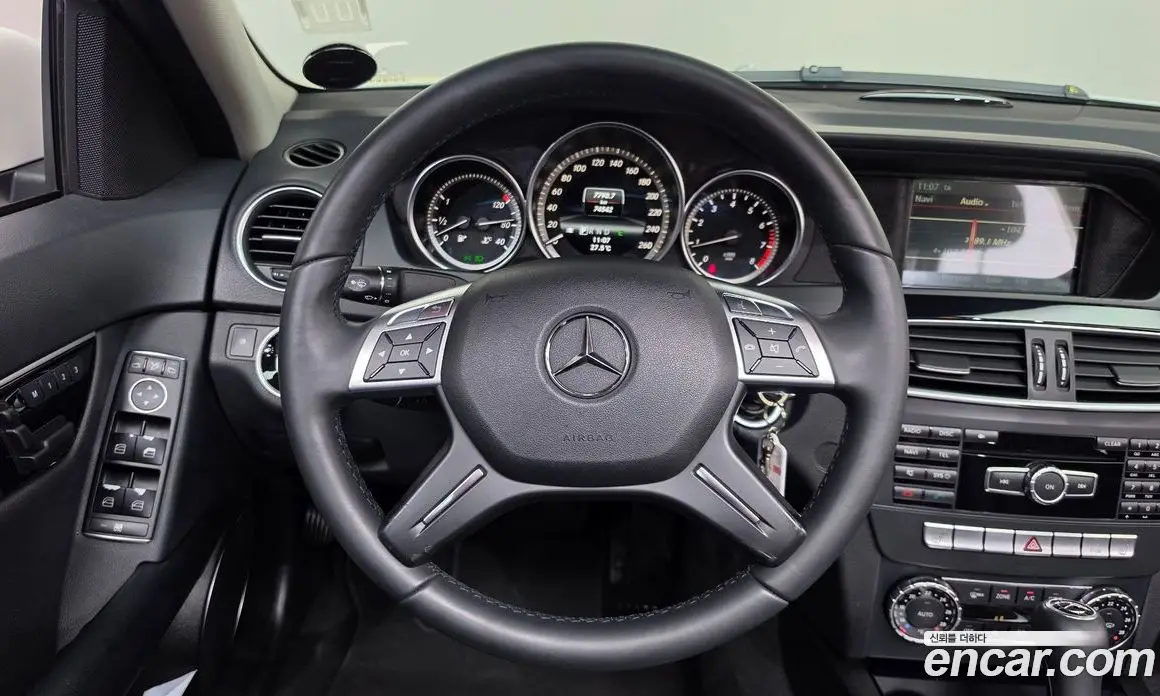 Mercedes-Benz C-Class 2013 1.8 автомат (гидро), фото 13 Mercedes-Benz C-Class 2013 1.8 автомат (гидро), фото 13