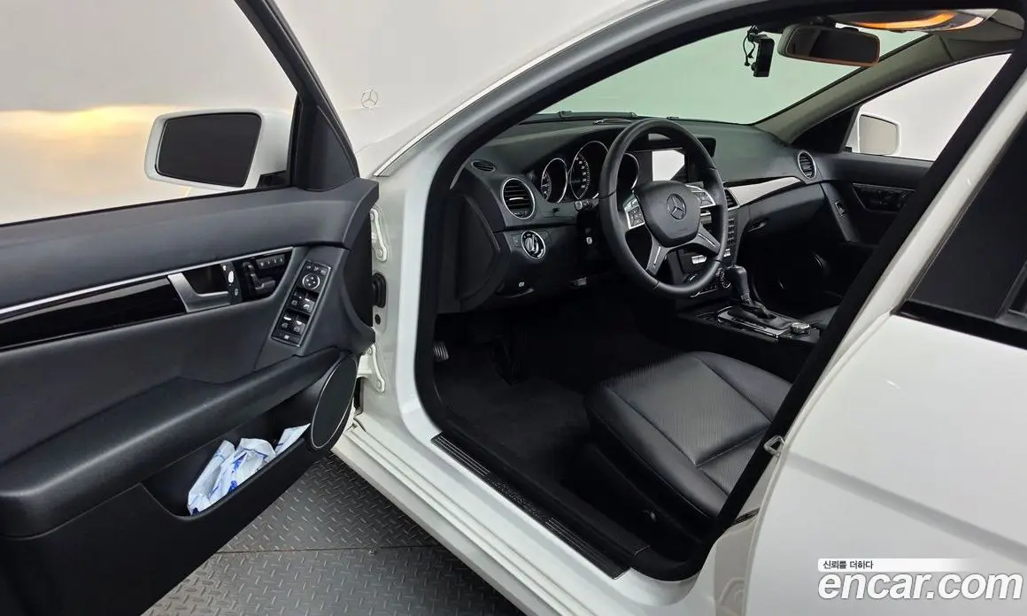 Mercedes-Benz C-Class 2013 1.8 автомат (гидро), фото 10 Mercedes-Benz C-Class 2013 1.8 автомат (гидро), фото 10