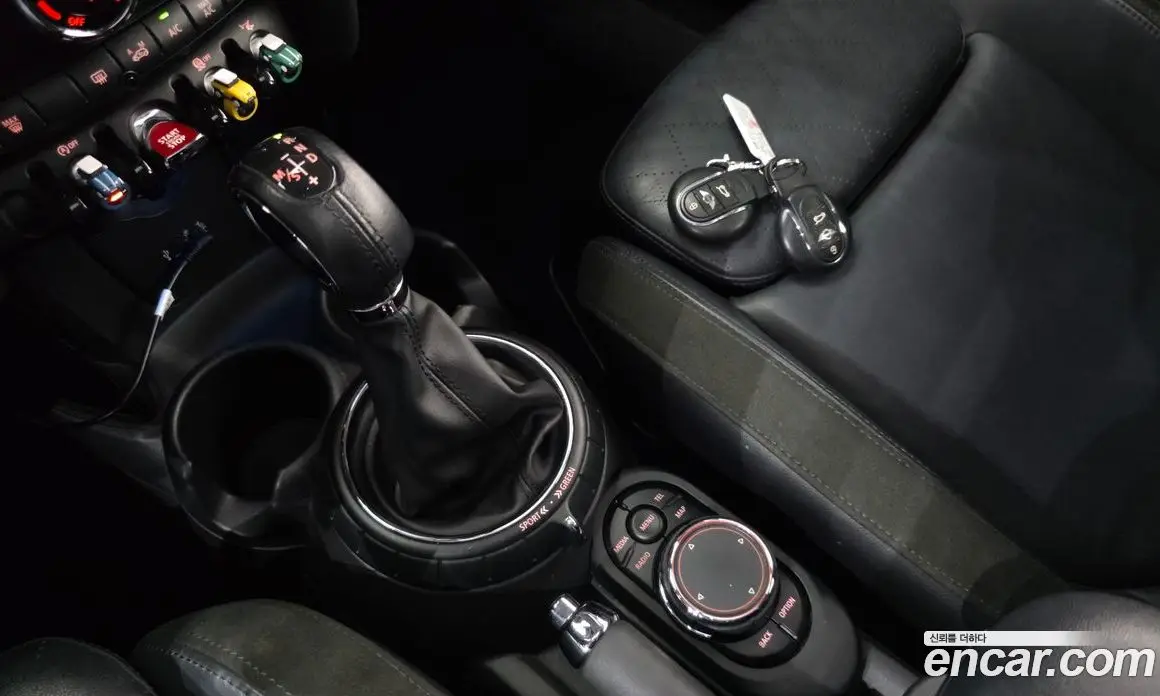 Mini Cooper 2014 2.0 автомат (гидро), фото 9 Mini Cooper 2014 2.0 автомат (гидро), фото 9