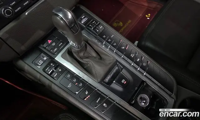Porsche Macan 2018 2.0 автомат (гидро), миниатюра 9