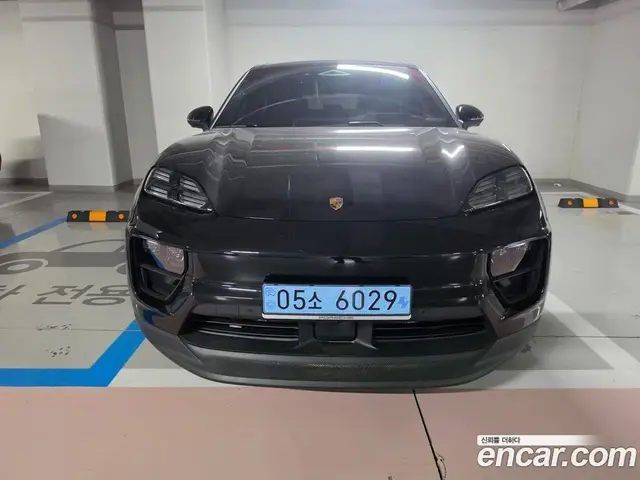 Porsche Macan, 2025, 2 100 км