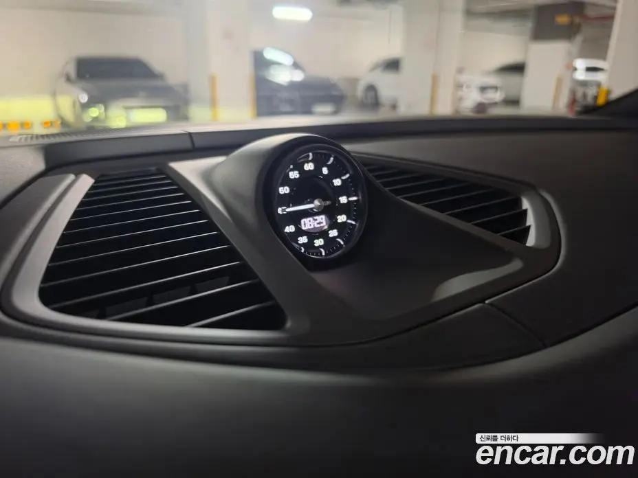 Porsche Macan 2025 1.0 автомат (гидро), фото 12