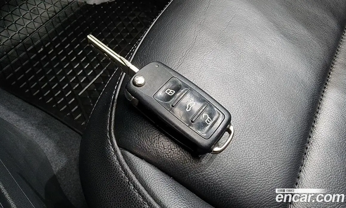 Volkswagen Beatle 2012 2.0 автомат (гидро), фото 17 Volkswagen Beatle 2012 2.0 автомат (гидро), фото 17
