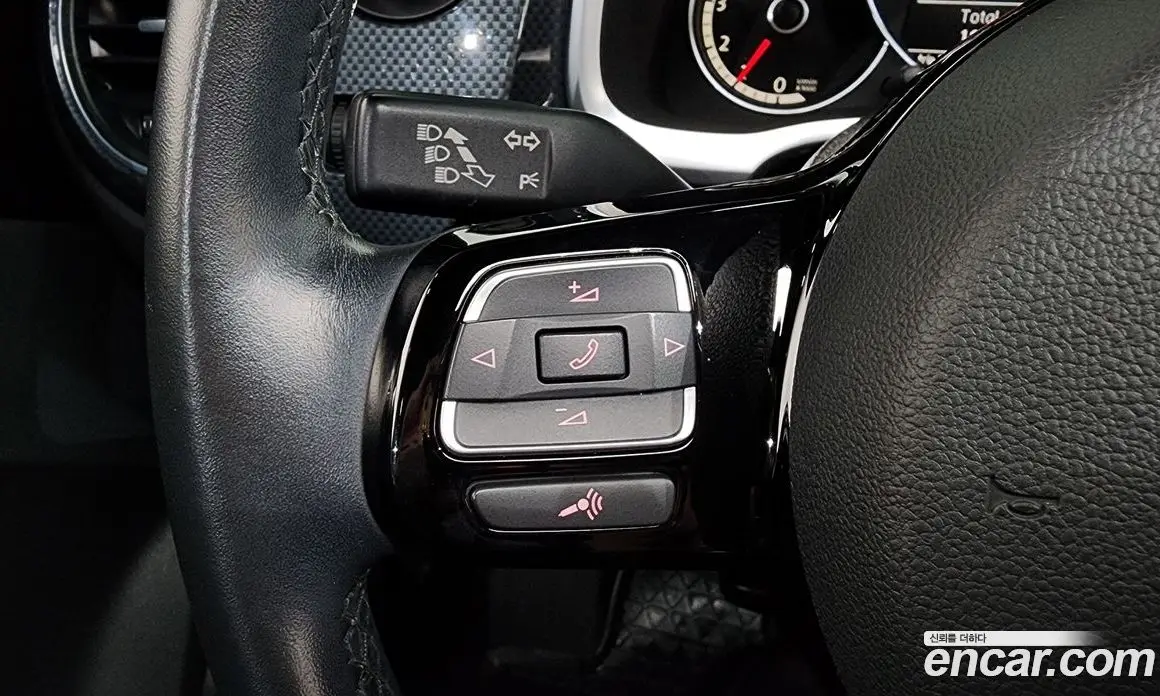 Volkswagen Beatle 2012 2.0 автомат (гидро), фото 18 Volkswagen Beatle 2012 2.0 автомат (гидро), фото 18