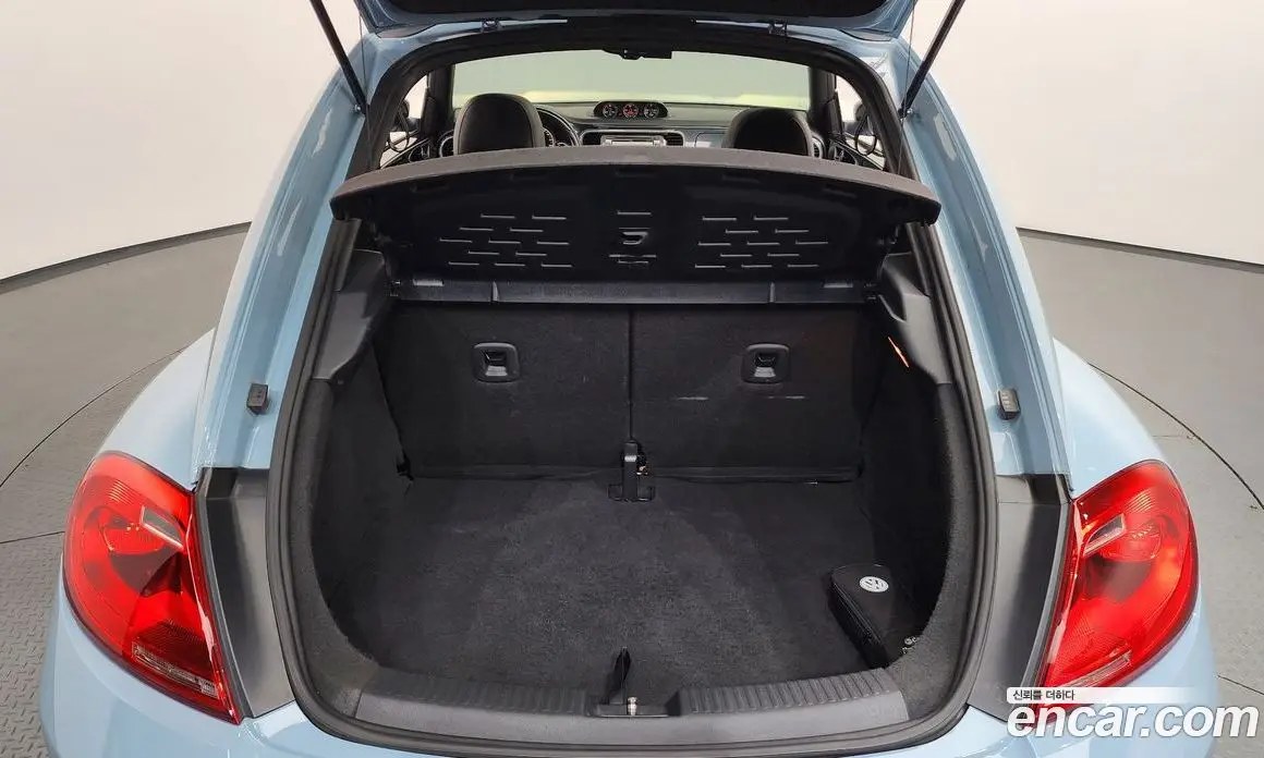 Volkswagen Beatle 2012 2.0 автомат (гидро), фото 20 Volkswagen Beatle 2012 2.0 автомат (гидро), фото 20