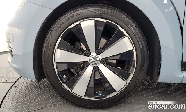 Volkswagen Beatle 2012 2.0 автомат (гидро), миниатюра 5 Volkswagen Beatle 2012 2.0 автомат (гидро), миниатюра 5