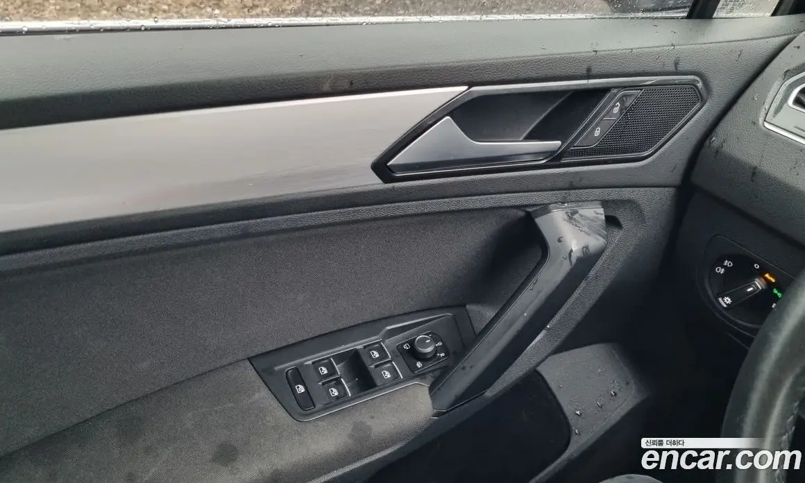 Volkswagen Tiguan 2018 2.0 автомат (гидро), фото 16 Volkswagen Tiguan 2018 2.0 автомат (гидро), фото 16