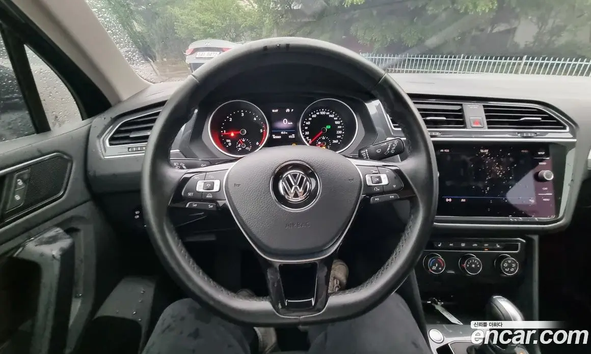 Volkswagen Tiguan 2018 2.0 автомат (гидро), фото 17 Volkswagen Tiguan 2018 2.0 автомат (гидро), фото 17