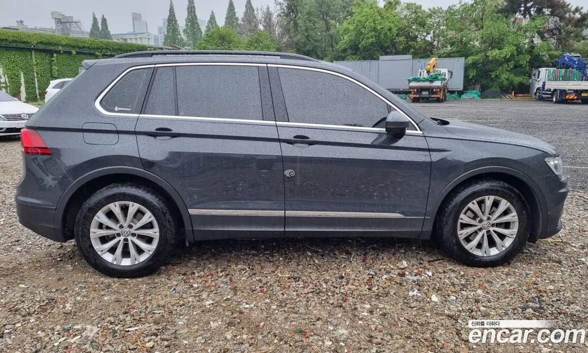 Volkswagen Tiguan 2018 2.0 автомат (гидро), фото 6 Volkswagen Tiguan 2018 2.0 автомат (гидро), фото 6