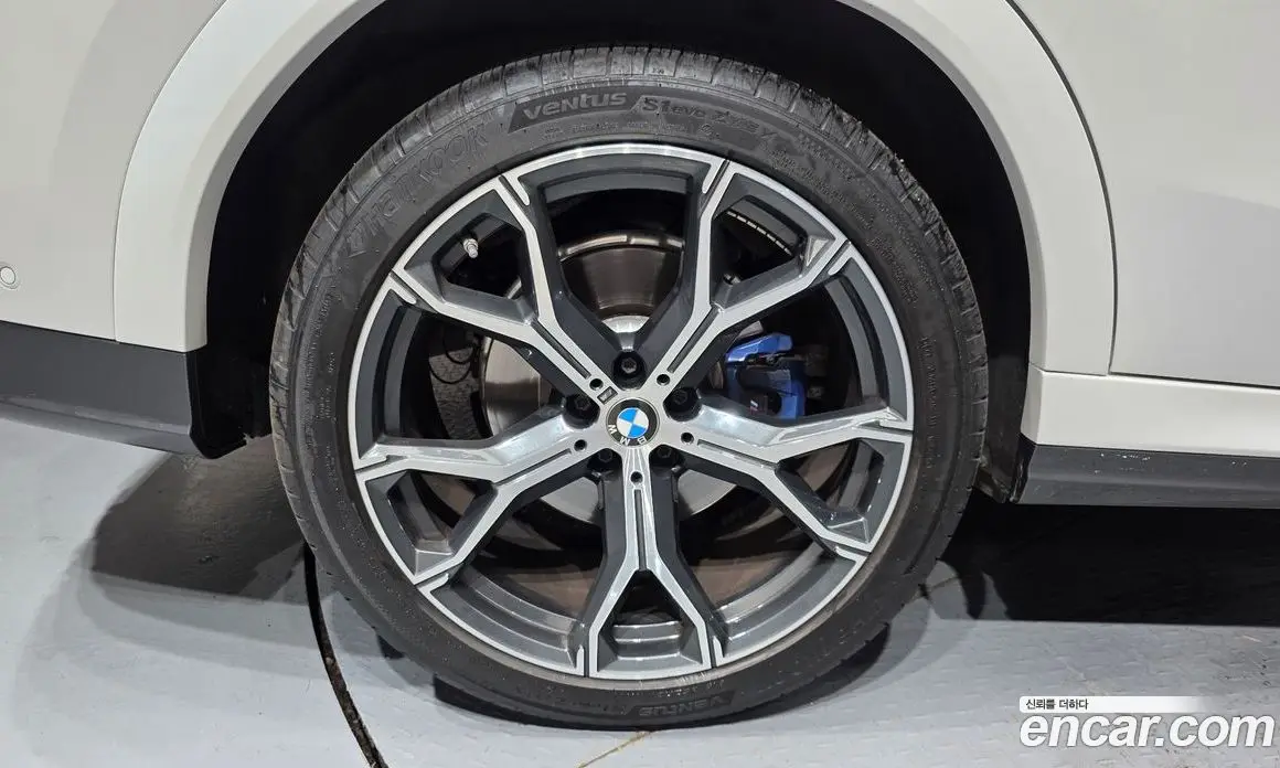 BMW X6 2022 3.0 автомат (гидро), фото 5
