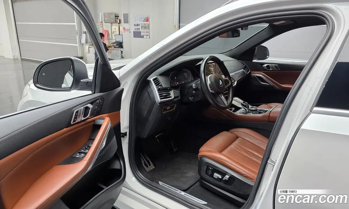 BMW X6 2022 3.0 автомат (гидро), фото 10