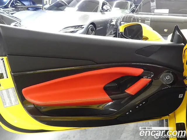 Ferrari F8 2020 3.9 автомат (гидро), миниатюра 11