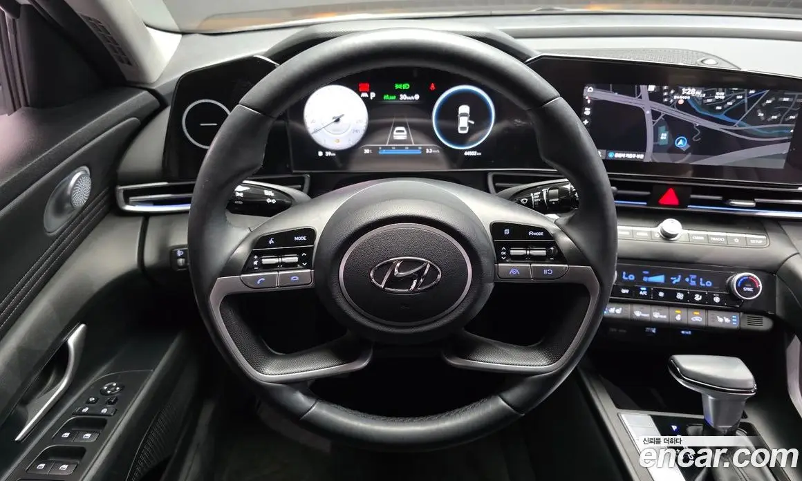 Hyundai Avante 2022 1.6 автомат (гидро), фото 13