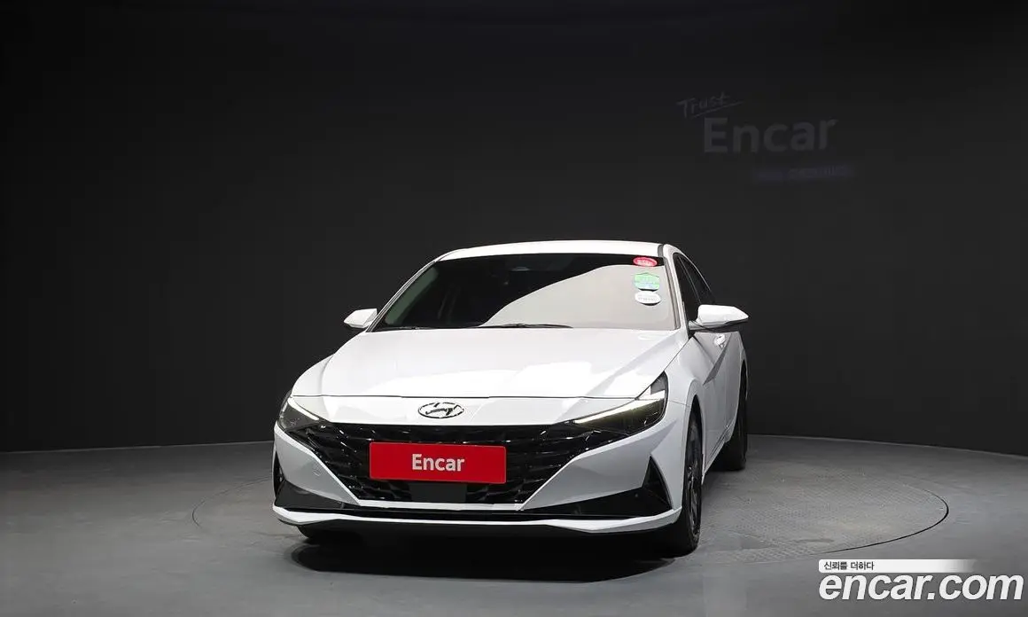 Hyundai Avante 2022 1.6 автомат (гидро), фото 3