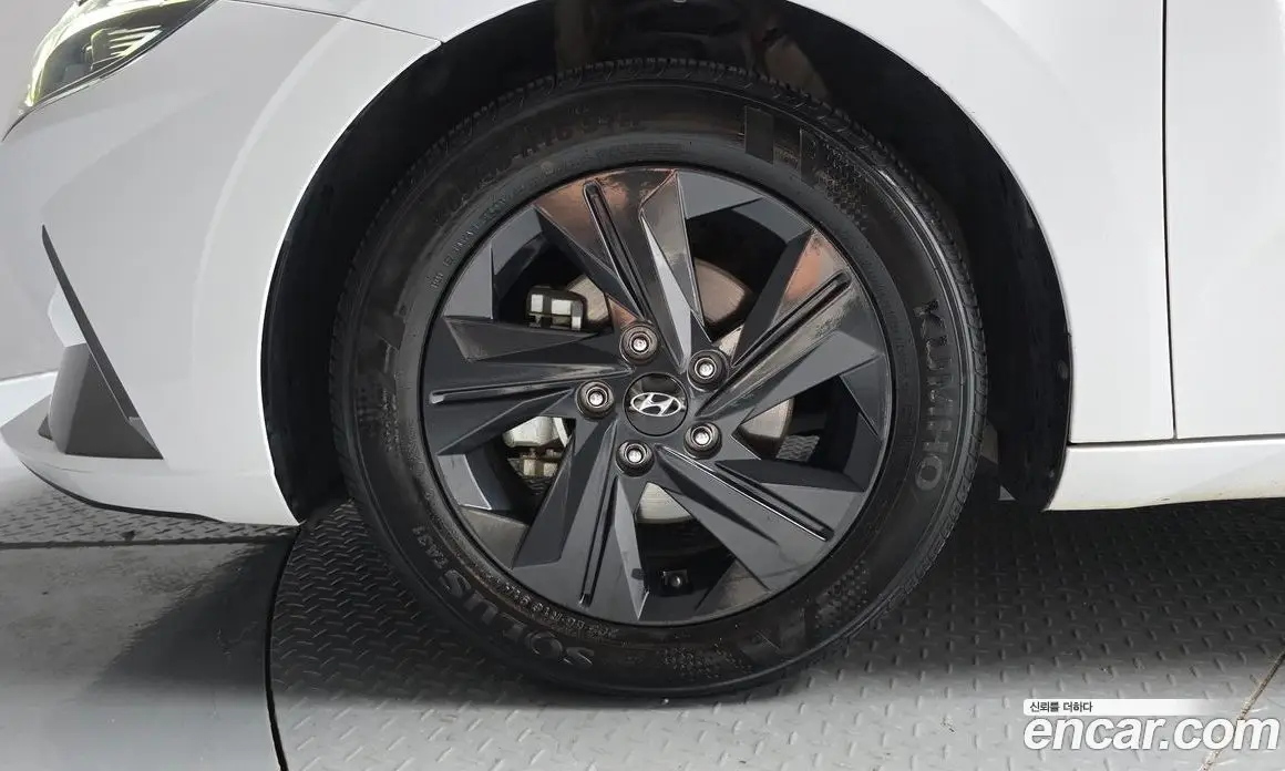 Hyundai Avante 2022 1.6 автомат (гидро), фото 5