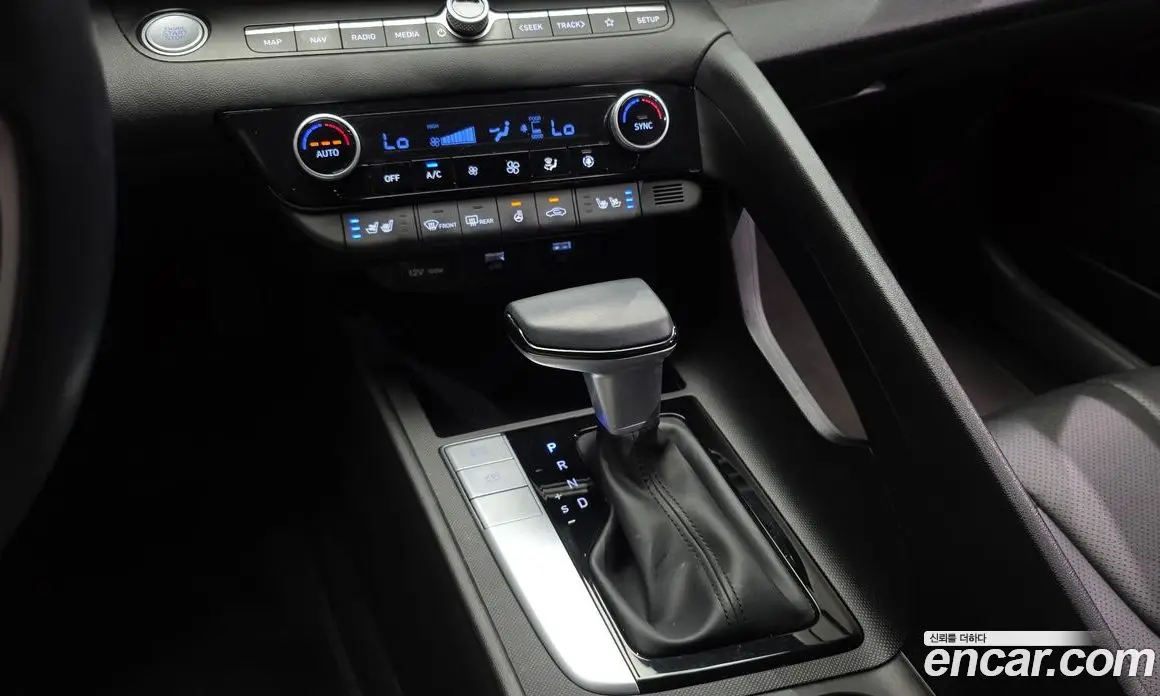 Hyundai Avante 2022 1.6 автомат (гидро), фото 9
