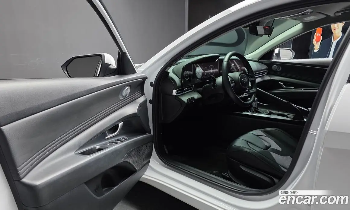 Hyundai Avante 2022 1.6 автомат (гидро), фото 10