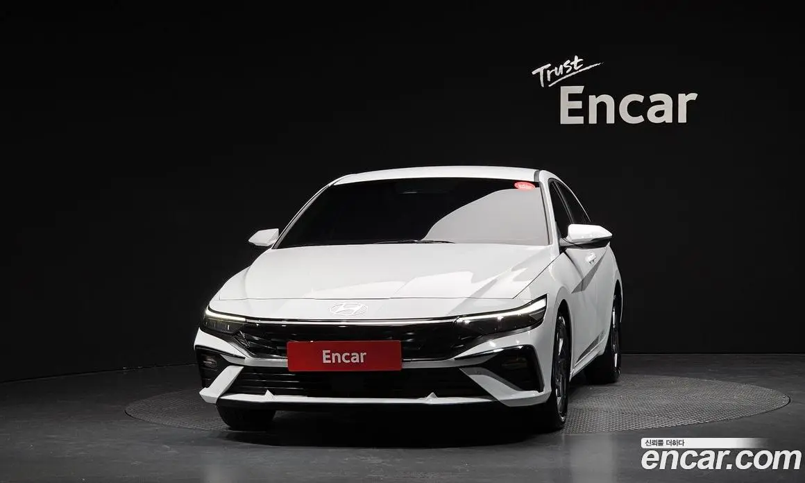 Hyundai Avante 2023 1.6 автомат (гидро), фото 3