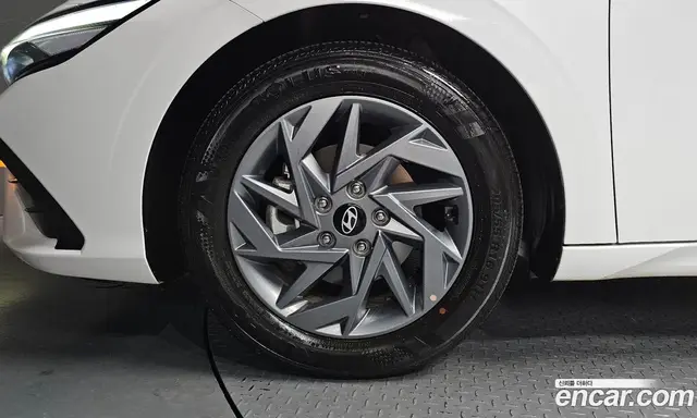 Hyundai Avante 2023 1.6 автомат (гидро), миниатюра 5