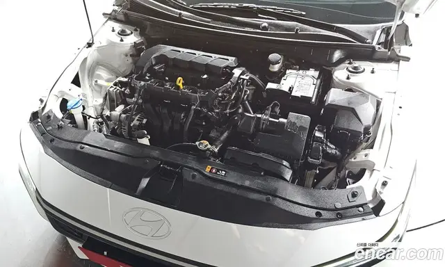 Hyundai Avante 2023 1.6 автомат (гидро), миниатюра 6