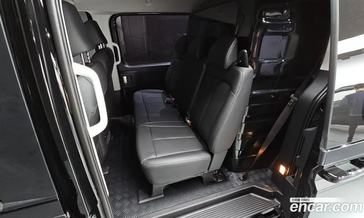 Hyundai Staria 2025 1.6 автомат (гидро), фото 12
